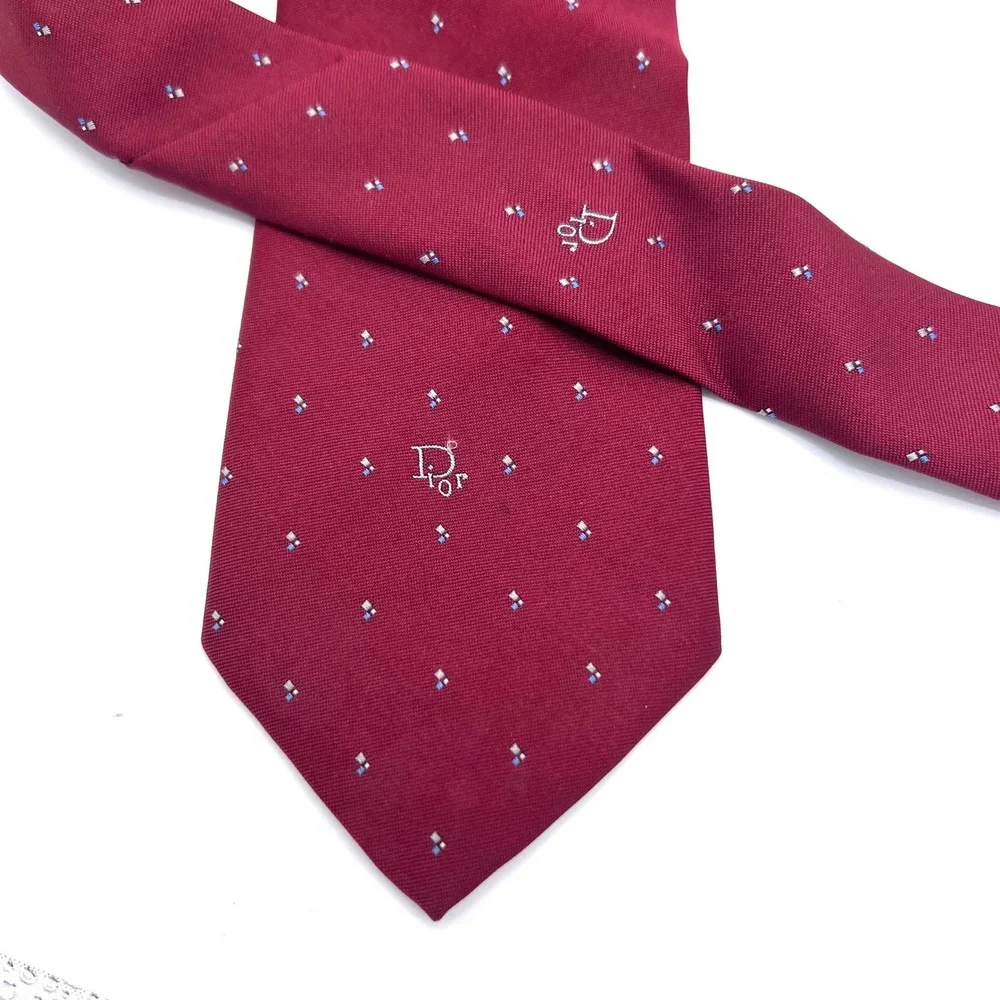 Christian Dior Mens Silk Blend Burgundy Geometric Logo Necktie Woven Italy Vtg